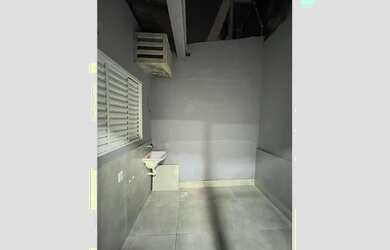 Imagem: A casa possui 2 Dormitórios, 2 Banheiros, 1 Vaga na garagem