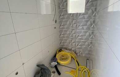 Imagem: A casa possui 3 Dormitórios, 3 Banheiros, 2 Vagas na garagem