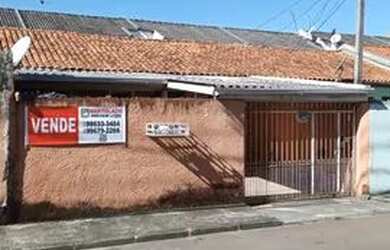 Imagem: A casa em condomínio possui 3 Dormitórios, 1 Banheiro, 2 Vagas