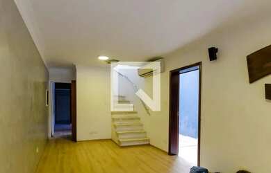 Imagem: A casa possui 3 Dormitórios, 3 Banheiros, 2 Vagas na garagem