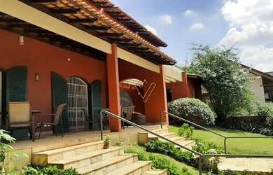 Imagem: A casa em condomínio possui 5 Dormitórios, 5 Banheiros, 5