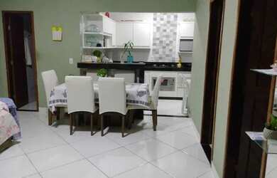 Imagem: A casa possui 2 Dormitórios, 2 Banheiros, 1 Vaga na garagem