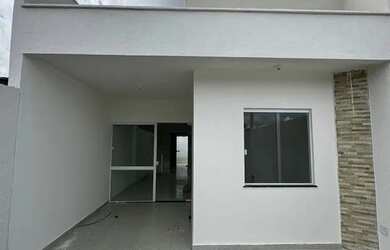 Imagem: A casa à venda possui 2 Dormitórios, 1 Banheiro, 2 Vagas na