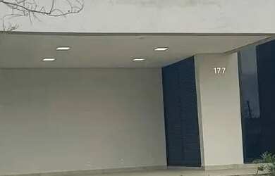 Imagem: A casa em condomínio possui 4 Dormitórios, 4 Banheiros, 4