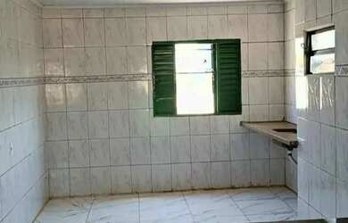 Imagem: A casa possui 2 Dormitórios, 1 Banheiro e 100m² de Área e