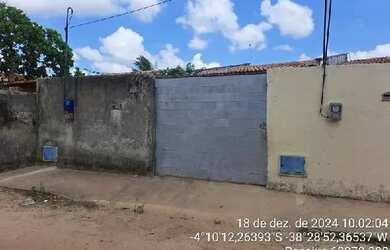Imagem: A casa possui 1 Dormitório, 1 Banheiro, 128m² de Área e
