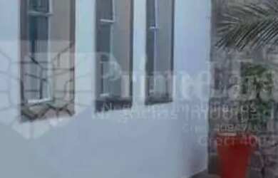 Imagem: A casa possui 3 Dormitórios, 2 Banheiros, 3 Vagas na garagem