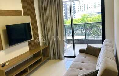 Imagem: O apartamento possui 1 Dormitório, 1 Banheiro, 1 Vaga na garagem