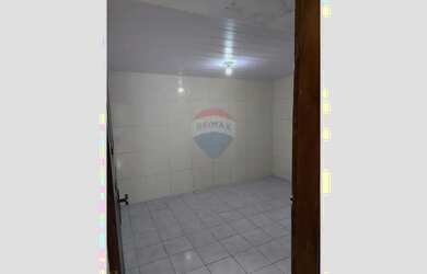 Imagem 12: Vende-se casa espaçosa em localização privilegiada