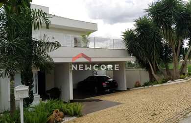 Imagem: A casa em condomínio possui 4 Dormitórios, 5 Banheiros, 4