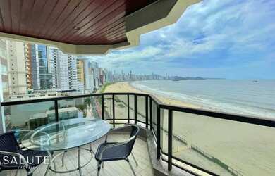 Imagem: O apartamento possui 4 Dormitórios, 3 Banheiros, 2 Vagas na