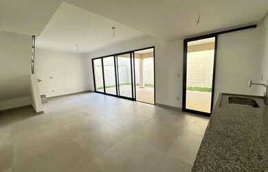 Imagem: A casa possui 4 Dormitórios, 4 Banheiros, 181m² de Área e