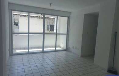 Imagem: O apartamento possui 3 Dormitórios, 1 Banheiro, 1 Vaga na garagem