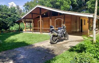 Imagem: A chácara à venda possui e está localizado em Área Rural