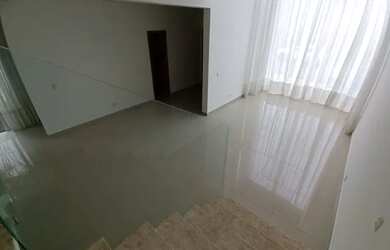 Imagem 2: Sobrado de Alto Padrão para Locação no bairro Butiatuvinha, Green Village...