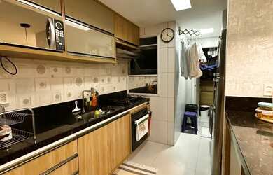 Imagem: O apartamento possui 2 Dormitórios, 2 Banheiros, 1 Vaga na