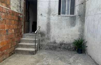 Imagem: A casa possui 1 Dormitório e 1 Banheiro e está localizado