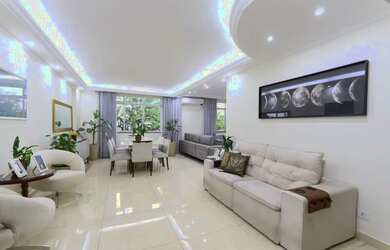 Imagem: O apartamento possui 4 Dormitórios, 4 Banheiros, 5 Vagas na