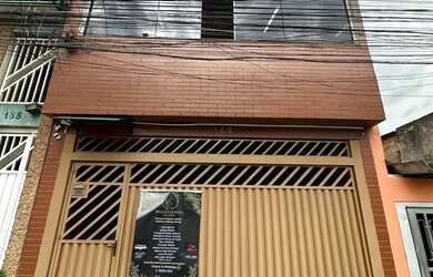 Imagem: A casa possui 3 Dormitórios, 3 Banheiros, 2 Vagas na garagem