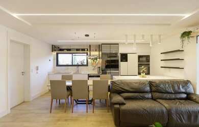 Imagem: O apartamento possui 3 Dormitórios, 4 Banheiros, 2 Vagas na