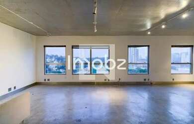 Imagem: O apartamento possui 1 Dormitório, 2 Banheiros, 1 Vaga na garagem