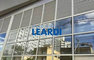 Imagem: O depósito possui 1 Vaga na garagem e 77m² de Área e está