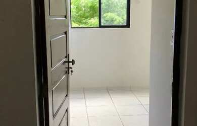 Imagem: O apartamento possui 2 Dormitórios, 1 Banheiro e 1 Vaga na