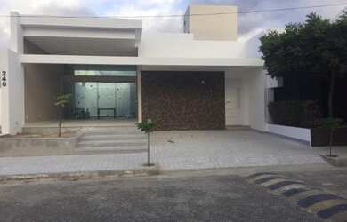 Imagem: A casa em condomínio possui 3 Dormitórios, 2 Vagas na garagem