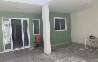 Imagem: A casa possui 2 Dormitórios, 2 Banheiros, 1 Vaga na garagem