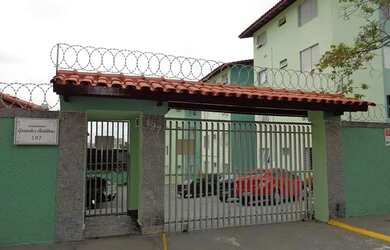 Imagem: O apartamento possui 2 Dormitórios, 1 Banheiro, 1 Vaga na garagem