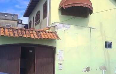 Imagem: A casa possui 3 Dormitórios, 4 Banheiros, 1 Vaga na garagem