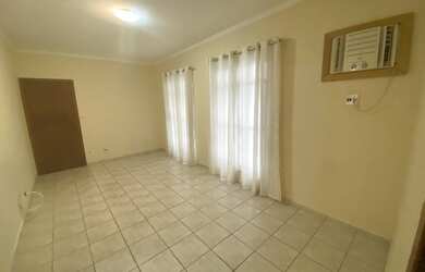 Imagem: O apartamento possui 1 Dormitório, 2 Banheiros, 1 Vaga na garagem