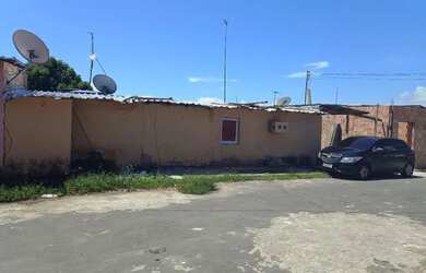 Imagem: A casa possui 3 Dormitórios, 1 Banheiro e está localizado