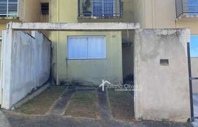 Imagem: A casa possui 2 Dormitórios, 2 Banheiros, 1 Vaga na garagem