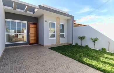 Imagem: A casa em condomínio possui 3 Dormitórios, 1 Banheiro, 2 Vagas