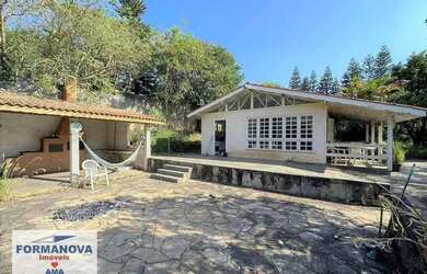 Imagem: A casa em condomínio possui 3 Dormitórios, 3 Banheiros, 5