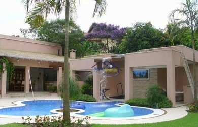 Imagem: A casa em condomínio possui 4 Dormitórios, 5 Banheiros, 5