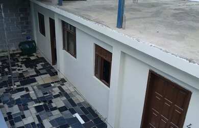 Imagem: A casa possui 3 Dormitórios, 1 Banheiro, 1 Vaga na garagem