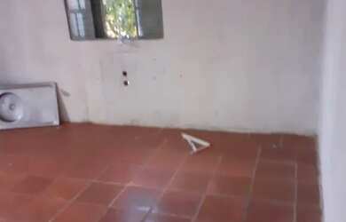 Imagem 4: Alugo pequena peça no Partenon 450,00 mais taxa de luz e água