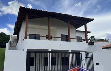 Imagem: A casa possui 5 Dormitórios, 5 Banheiros, 3 Vagas na garagem