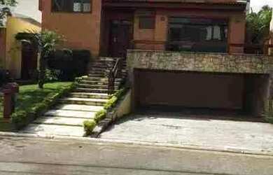 Imagem: A casa em condomínio possui 4 Dormitórios, 5 Banheiros, 3