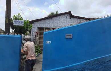 Imagem: A casa possui 2 Dormitórios, 1 Banheiro e está localizado