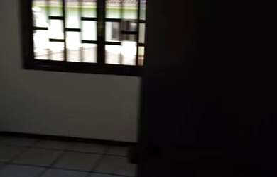 Imagem: A casa possui 2 Dormitórios, 1 Banheiro e 1 Vaga na garagem