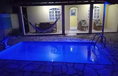 Imagem: A casa possui 2 Dormitórios, 2 Vagas na garagem e está localizado