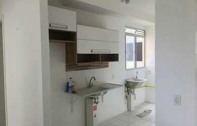 Imagem: O apartamento possui 2 Dormitórios, 1 Banheiro, 1 Vaga na garagem