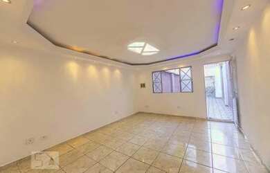 Imagem: A casa possui 2 Dormitórios, 2 Banheiros, 2 Vagas na garagem