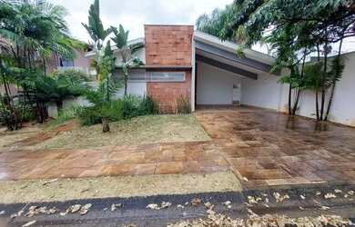 Imagem: A casa em condomínio possui 3 Dormitórios, 4 Banheiros, 2