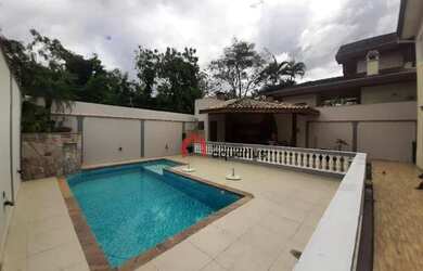 Imagem: A casa em condomínio possui 4 Dormitórios, 4 Banheiros, 4