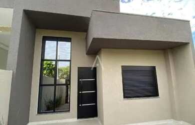 Imagem: A casa possui 3 Dormitórios, 2 Banheiros, 2 Vagas na garagem