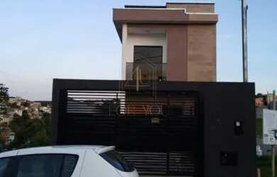 Imagem: A casa possui 3 Dormitórios, 4 Banheiros, 2 Vagas na garagem